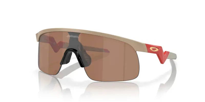 Oakley Resistor Youth Fit OO-9010-08 Patrick Mahomes II Collection In Prizm Tungsten Lenses/Matte Terrain Tan Frame