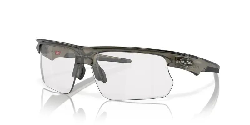 Oakley Bisphaera OO9400-11 In Clear To Black Iridium Photochromic Lenses/Grey Smoke Frame