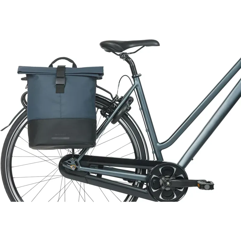 Basil Cove 14-16l MIK Hook Shopper in Navy/Black-5