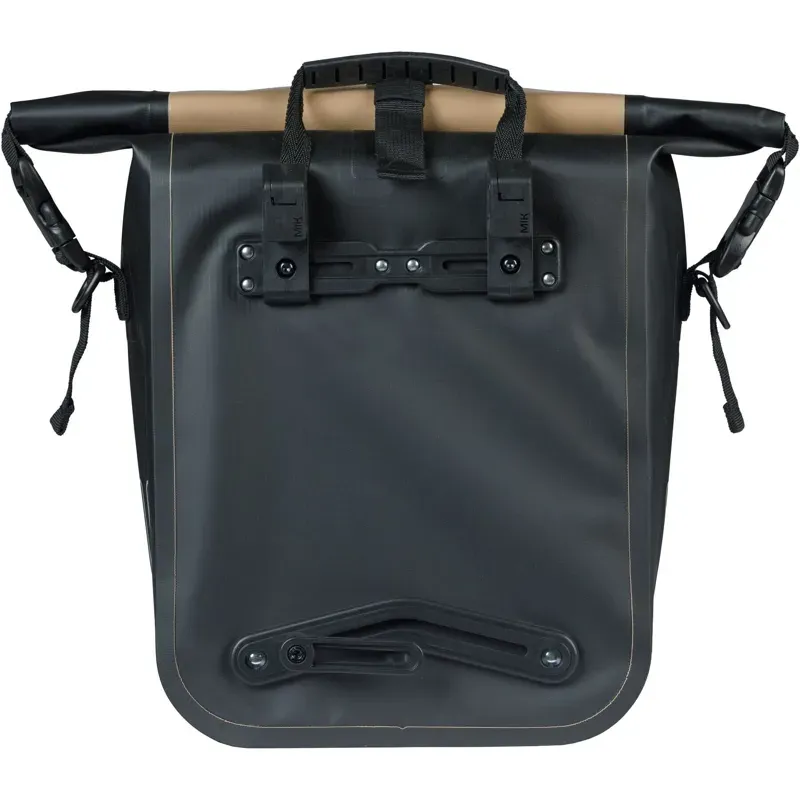 Basil Rivo 12-15l MIK Hook Single Tarpaulin Bag in Sand/Black-3