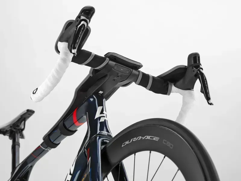 Elite Protec Wing in Black-2