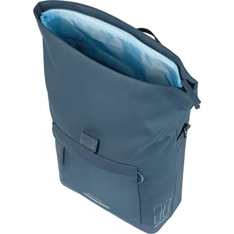 Basil Brooklyn MIK Hook 17l Bag in Navy-2