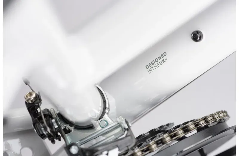 Ridgeback Motion Open Frame Hybrid Bike in White-8