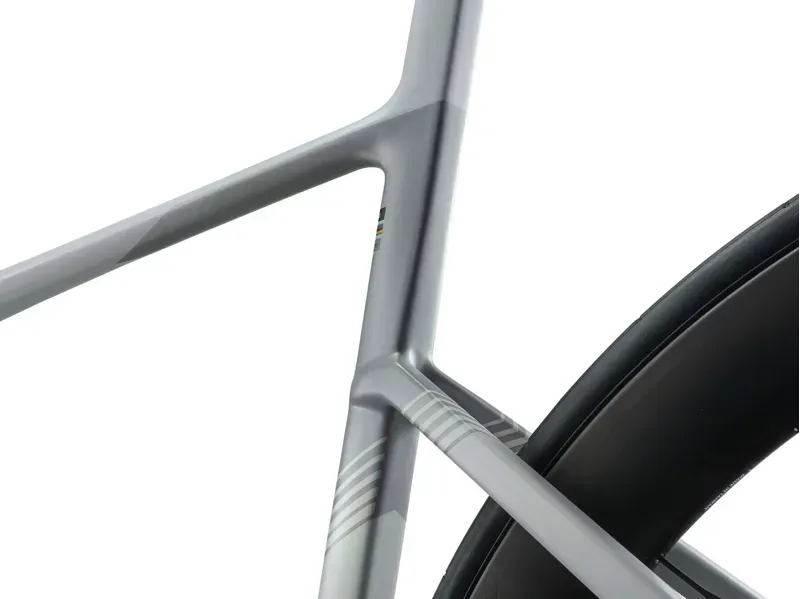 Giant Propel Advanced SL 0-DA Road Racing Bike in Prism Pearl-6