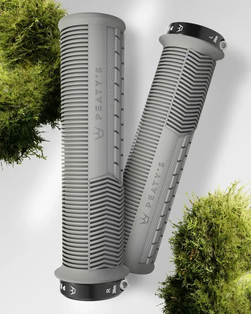 Peaty's Monarch Mushroom Grip Black