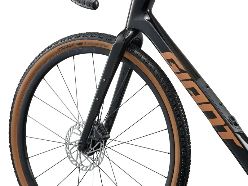 Giant Revolt Advanced 2 Gravel Bike in Carbon-2