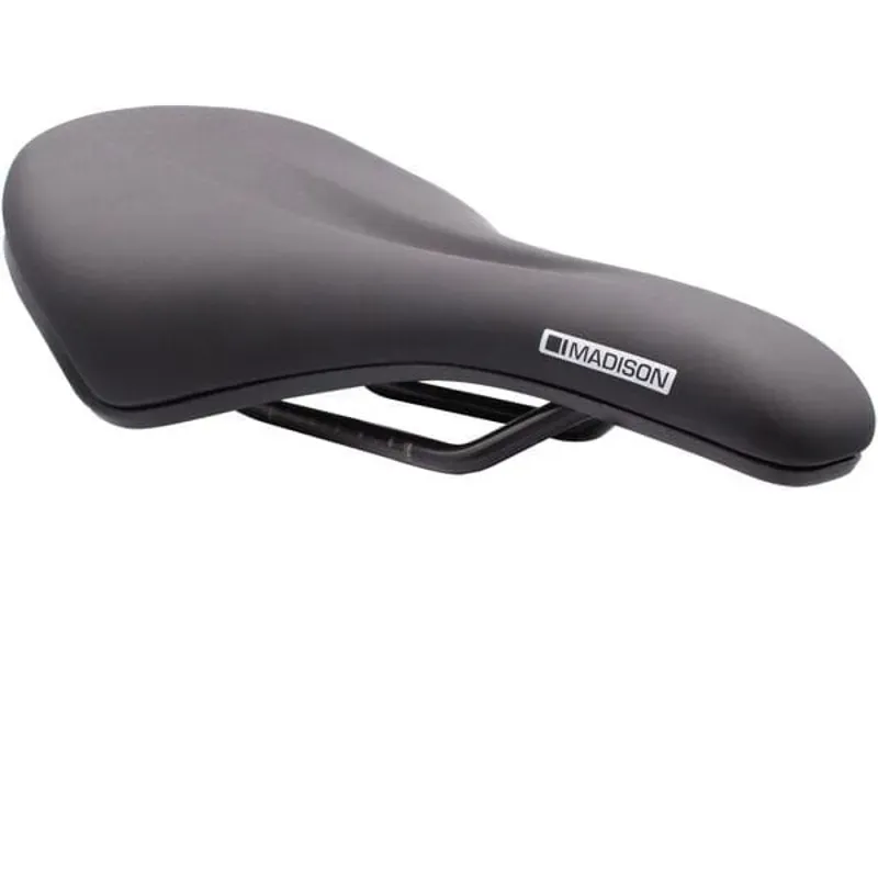 Madison SADDLE Flux E Sweep Black 142 mm x 251 mm