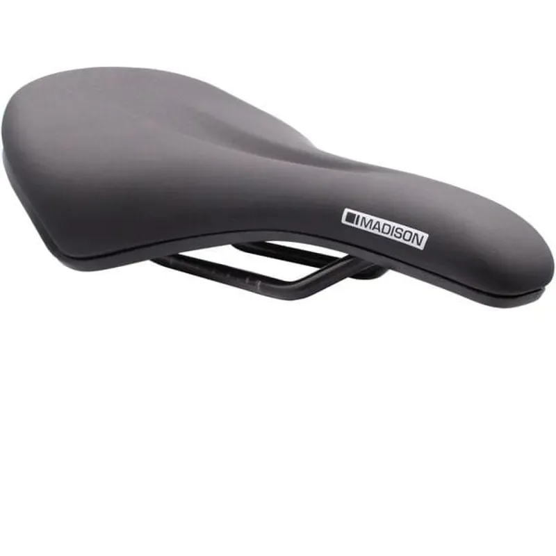 Madison SADDLE Flux E Sweep Black 142 mm x 251 mm-1