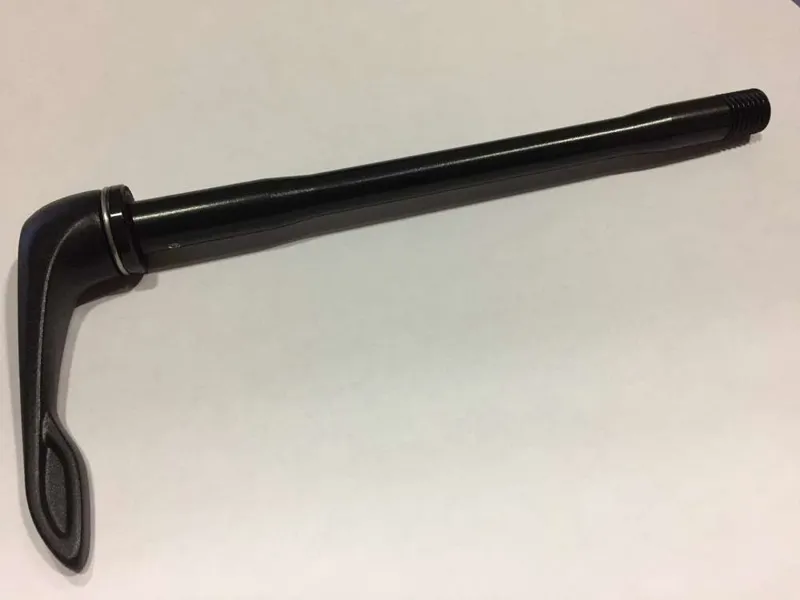 GIANT THRU AXLE 142MM 12 X 170.5MM P:1.5 ALLOY AXLE AND ALLOY LEVER