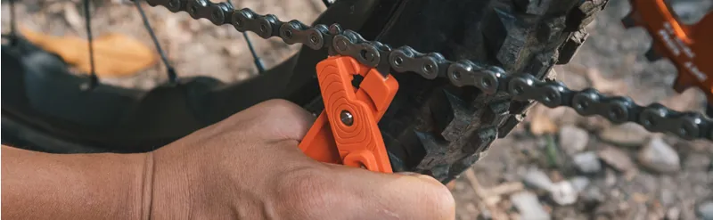 Granite TALON Tyre Lever With Stainless Chain Removing Tips Orange