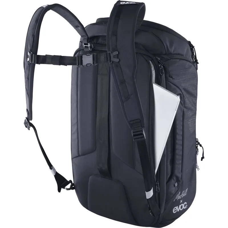 EVOC Athlete Backpack 30  BLACK 30l