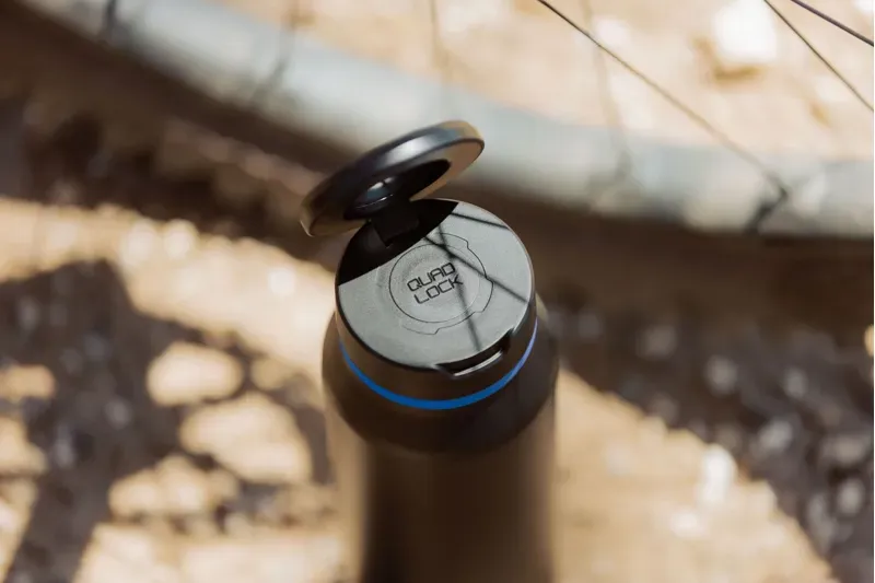 Quad Lock MAG Water Bottle Mount Black 700 ml-4