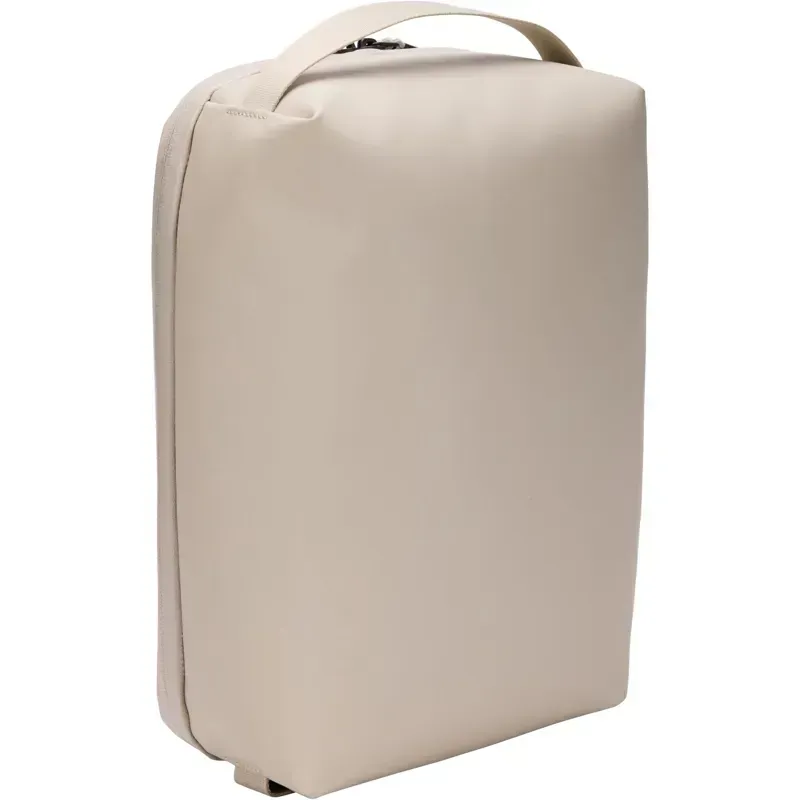 Thule Chasm Gear Cube Bag Medium in Soft Brown-2